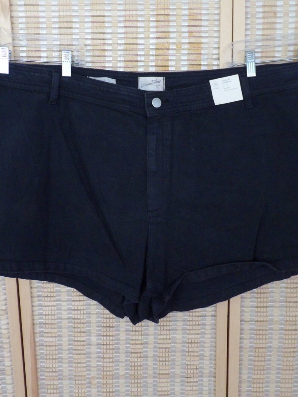 NWT Women's Universal Thread Size 28 Black High-Rise Slim Leg Sailor Shorts